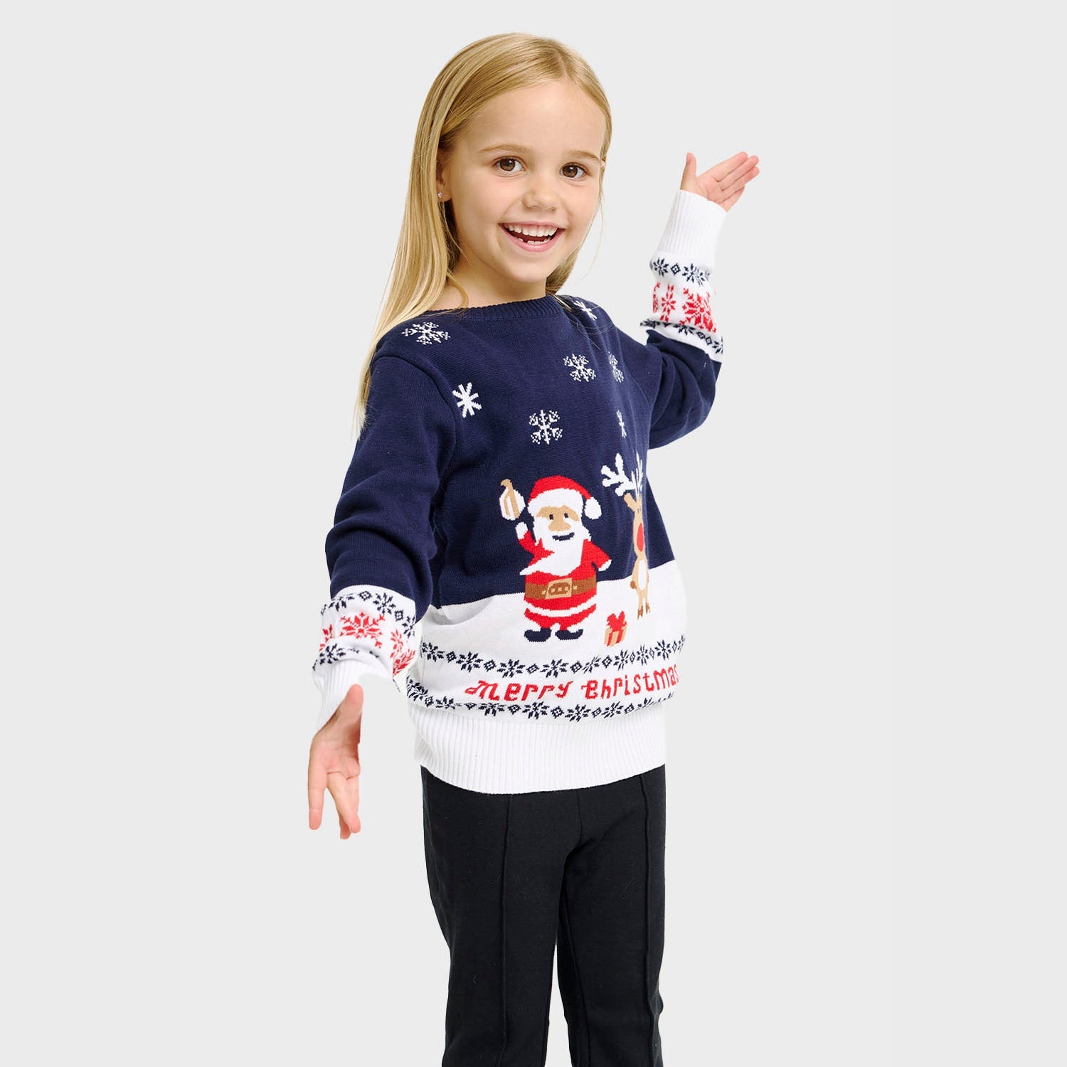 Ein blau-weißer Weihnachtspulli mit Rudolph und dem Weihnachtsmann darauf.